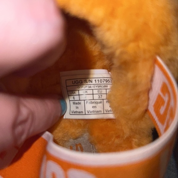 UGG Oh Yeah Sheepskin Slide Sandal
Slippers In California Poppy Size 6 US - Picture 5 of 14